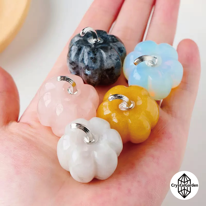 Mix Crystal Material Pumpkin Carvings - Image 3