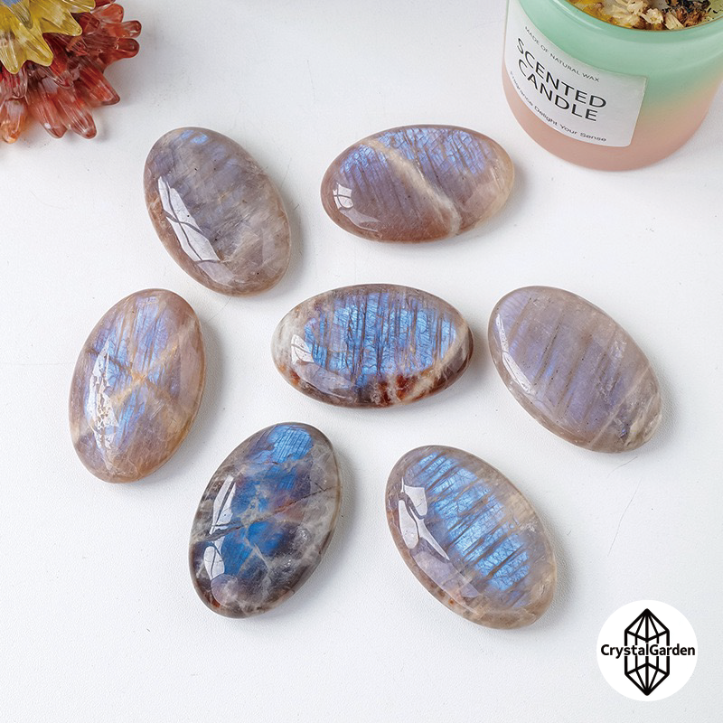 Moonstone Palm Stone - Image 3
